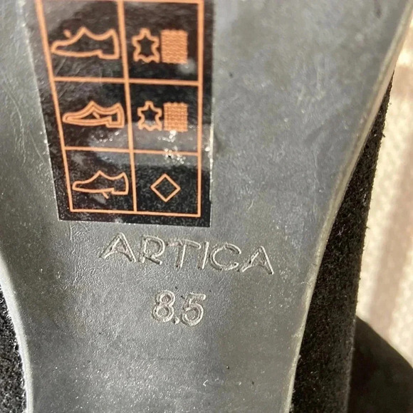 Artica - Browns | Suede  Booties - Picture 8 of 10